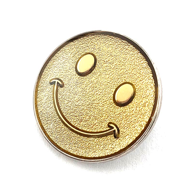 Cute smiley face pin custom smiley badge badge emoticon service star fashion popular business badge