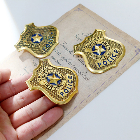 Cartoon movie Zootopia brooch POLICE rabbit Judy cos clothing badge