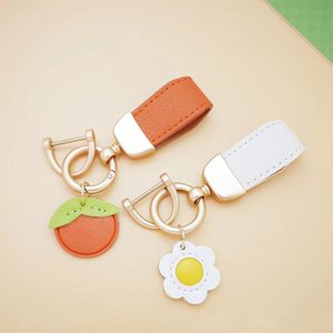 Customized PU Leather Keychain Pendant with Pictures, Simple Key Pendant, DIY, Creative, Various Shapes, Pendant Manufacturers Supply Leather Car Men's And Women's Pendants, Anti-lost Keychains, Genui