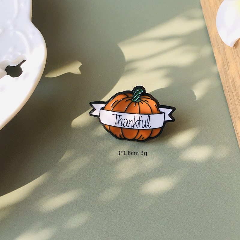 Creative cartoon brooch cute turkey shape badge festive atmosphere pin men and women clothing accessories wholesale