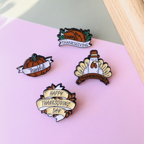 Creative cartoon brooch cute turkey shape badge festive atmosphere pin men and women clothing accessories wholesale