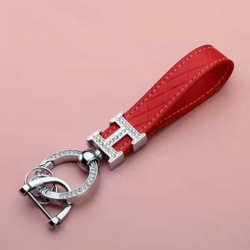 Diamond Leather Keychain French Personality Creative Horseshoe Buckle Car Keychain Cartoon Ladies Exquisite Car Pendant