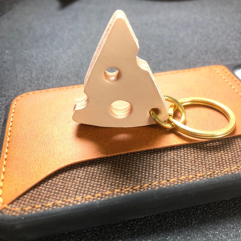 Leather Keychain Chees Shape Key Pendant Portable Leather Car Waist Key Pendant Can Be Embossed And Printed Logo Mobile Phone Case Bag Clothing Pendant Source Manufacturer Wholesale