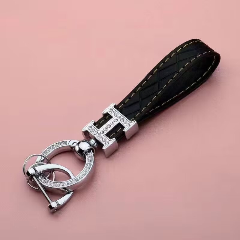 Diamond Leather Keychain French Personality Creative Horseshoe Buckle Car Keychain Cartoon Ladies Exquisite Car Pendant