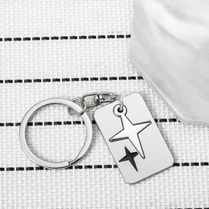 Creative double-layer cross can be spliced square metal keychain, fashionable and versatile keychain, car pendant